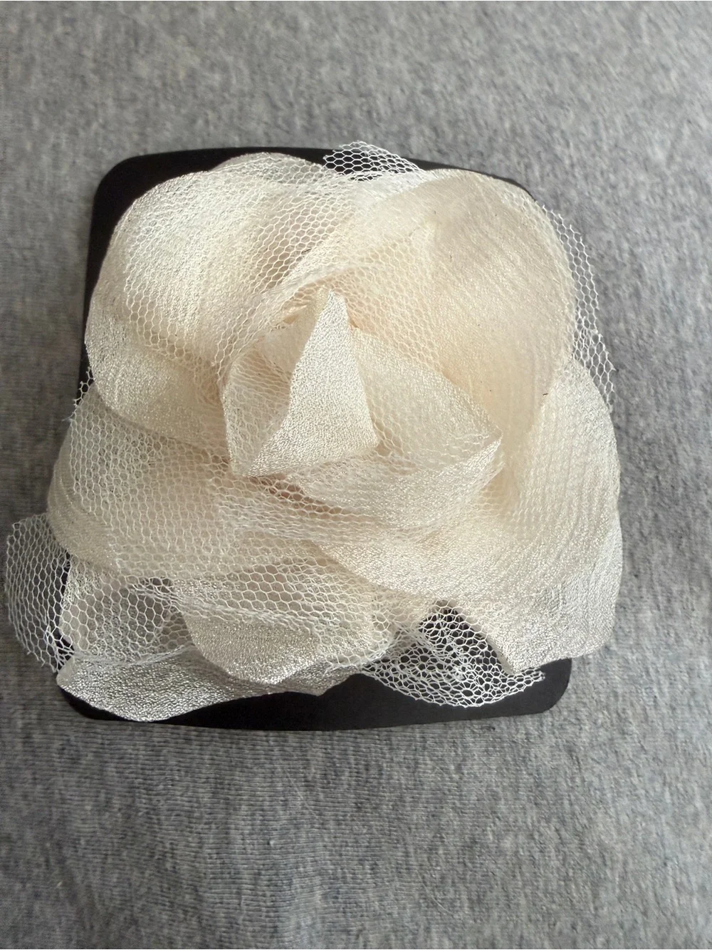 Cream Floral Mesh Hair Clip -  Women's Accessory